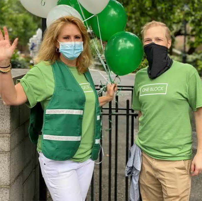 New York Volunteers Pick Up Trash as City Cuts Collections
