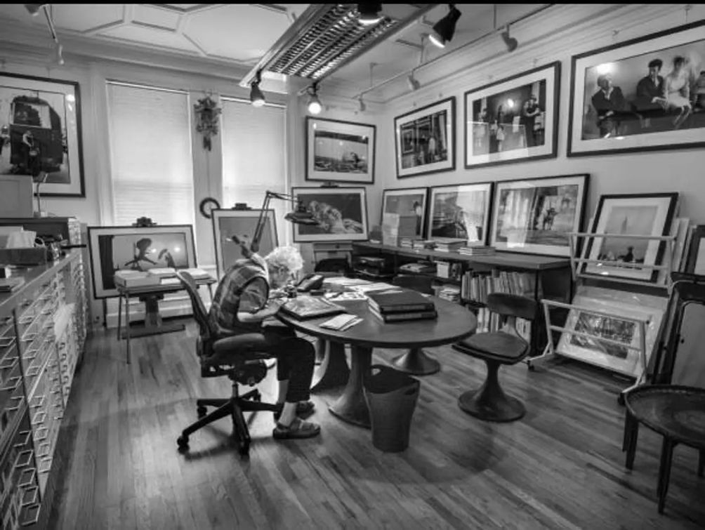 Elliott Erwitt’s Central Park West estate sells for $15.5M